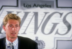 BACK IN THE DAY | 8/9/1988 Wayne Gretzky is traded to the Los