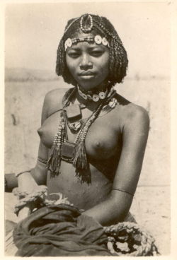 vintageblackbeauty:  Cunama (Kunama) Aimasa Woman Date unknown