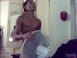 vivalamurss:  Its so hot~  LMFAO! what the hell.