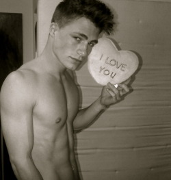 samiamithink:  evannross:  Colton Haynes  no prob bro 