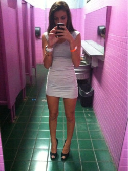 tightdreams:  Follow your TiGHTDREAMS for more hotties!