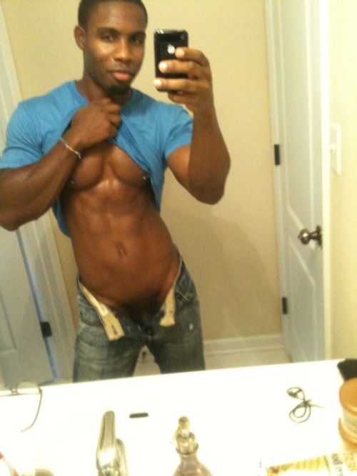 romeisburning:  hotkatnj:  DeAngelo Jackson  HIM