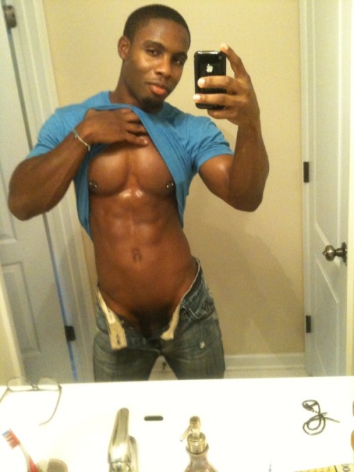 romeisburning:  hotkatnj:  DeAngelo Jackson  HIM