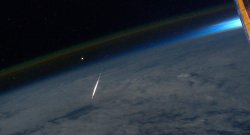 itsfullofstars:  What a “Shooting Star” looks like from Space.