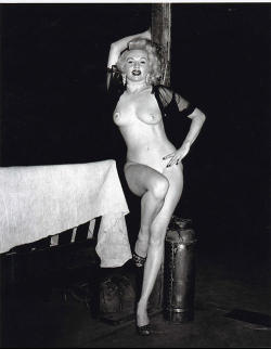 classicclass:  Dixie Evans, “Marilyn Monroe of Burlesque"…