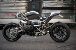 rozanes:  ReCraft Your Ride: BMW HP2-based ‘Slugger’ via