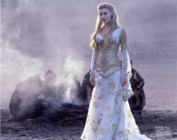 calystarose:  Callisto from Xena: Warrior Princess  So pretty.