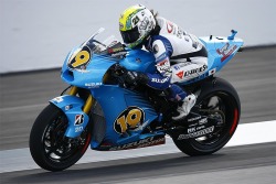 lovemotogp:  Elena Myers rides Suzuki MotoGP bike at Indy 