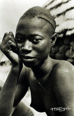 grand-bazaar:  1940s Africa :: Body Art Scarification 