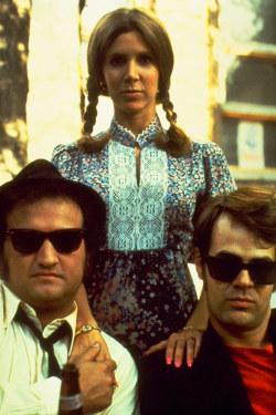 lifeonmars70s:  Carrie Fisher, John Belushi & Dan Aykroyd