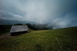 legs-up-and-down:  appenzellerland by Toni_V on Flickr. 