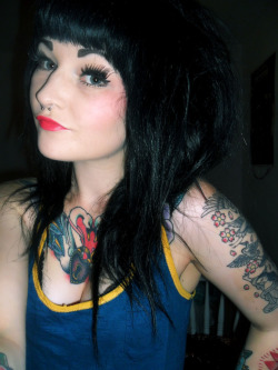 fuckyeahgirlswithtattoos:  http://frecklesonmyface.tumblr.com
