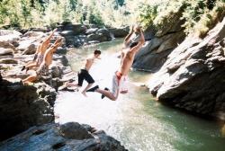 iveseenjayslizard:  TW jumping off a cliff. 