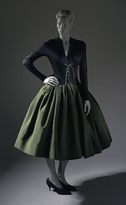 omgthatdress:  Norman Norell dress ca. 1958 via The Costume Institute