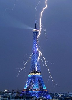  This remarkable shot of a forked lightning bolt streaking through