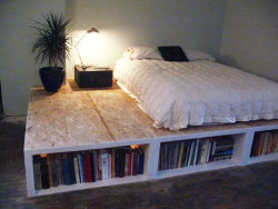 theretherekaetee:  (via Look! DIY Platform Bed With Storage |