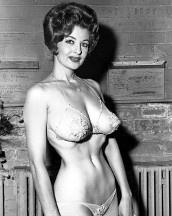 Tempest Storm A really nice late-50’s era Backstage photo.. 