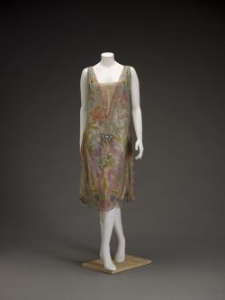 omgthatdress:  Callot Soeurs evening dress ca. 1926 via The Indianapolis