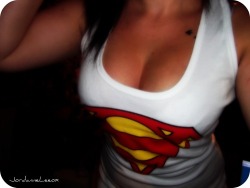ilovesupergirls:  Supergirl cleavage  