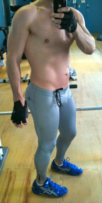 gearjock:  me at the gym in ruffskin tights… 