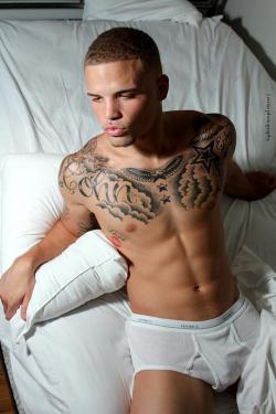 lightskinntatted:  Bed Sheets Pillows & Me <3 