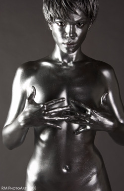 paintedgirls:  Metallic Beauty by RM PhotoArt 