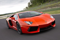 jonos911:  Lamborghini Aventador……..have you seen that piece