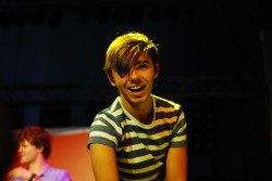 fallingover:  Nathan Sykes (TW in Singapore, 17 Sept 11) Had