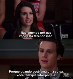 cabecacheiapeitovazio:  Glee. 