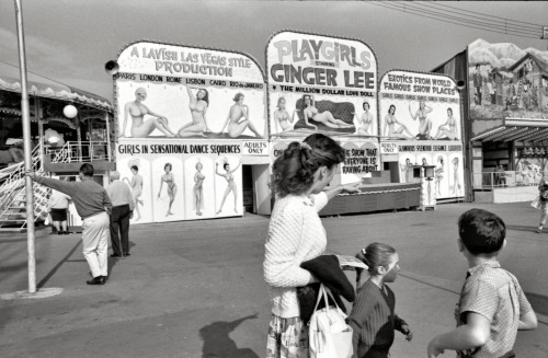 vintage-cycle:  ‘PLAYGIRLS Roadshow’: featuring Ginger Lee (1965).. 