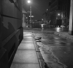 fuckyeahvintage-retro:  NYC night street shot, 1958 