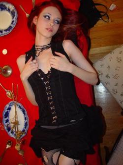 obligatory old Liz Vicious pic. Isn’t she like 40 by now?