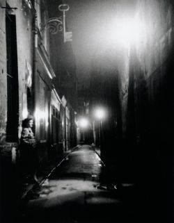 liquidnight:  Izis Rue Brantôme Paris, 1947 From Izis: Captive