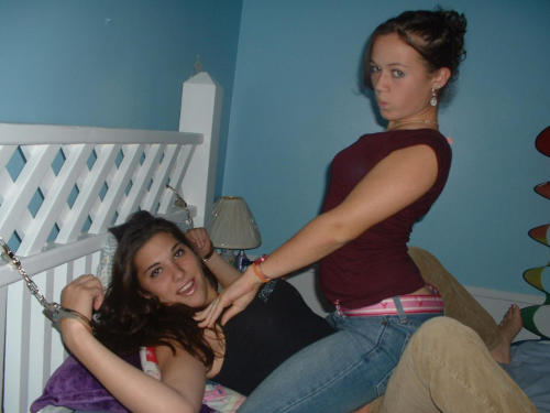 ropes-n-stuff:  (via TumbleOn)  Teens playing with handcuffs.