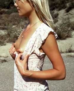 exposed-in-public:  Long Nipples Exposed at http://exposed-in-public.tumblr.com/