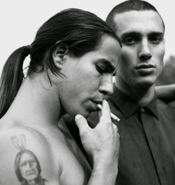 meetlovesome:  kiedis and frusciante… say no more. Funky Monks.