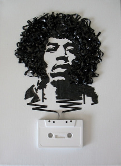 pinkstarkhalifa:  This is amazing. Ghost In The Machine: Jimi