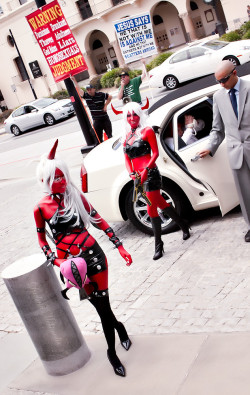 lowtax:  litemagic:  weheartcosplay:  Scanty & Kneesocks