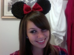 missda1sy:  And off to Disneyland I go!!!!!! <3  ahhh dimples,