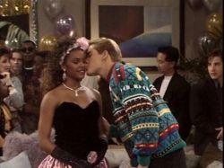 encapture:  They dated for 3 years while filming Saved by the