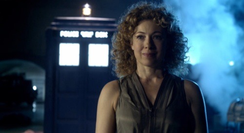River Song steals the TARDIS...