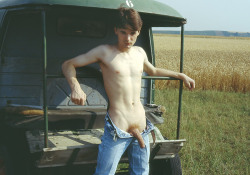 boysandbananas2:  Farmboy - with a bush the color of the corn