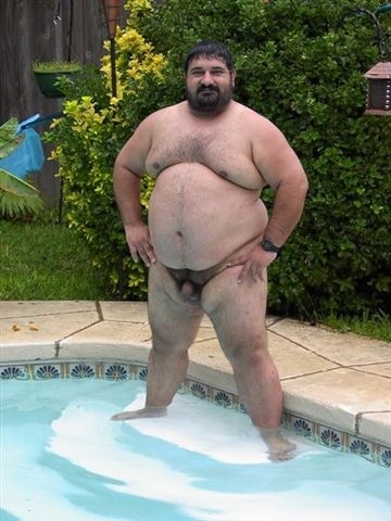 chubbyaddiction:  OMG, this is a poolbuddy for me… 