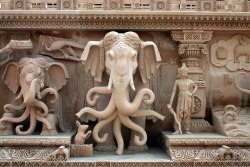 oze:Elephants at Akshardham Temple