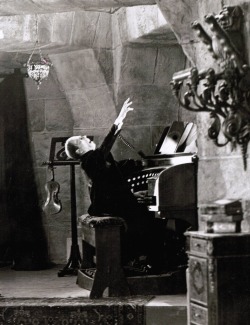 oldhollywood:  Lon Chaney in The Phantom of the Opera (1925,