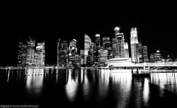 fuckyeahstreetlights:  Singapore Skyline Photo by espejophoto