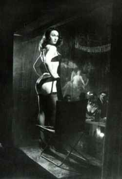 sugarharlot:  theniftyfifties: French Burlesque Performer Lily