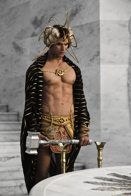 protectorofbonnieandcaroline:  Photos of Kellan Lutz in ‘Immortals’ Movie Source - OhLaLa 