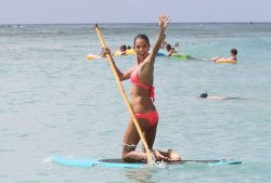alesandracorineambrosio:  Ale Ambrosio paddle boarding in Hawaii
