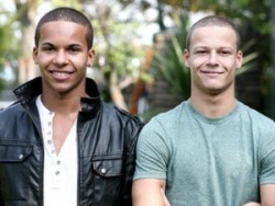 le-mia:  Eighteen-year-old British twins James and Daniel Kelly